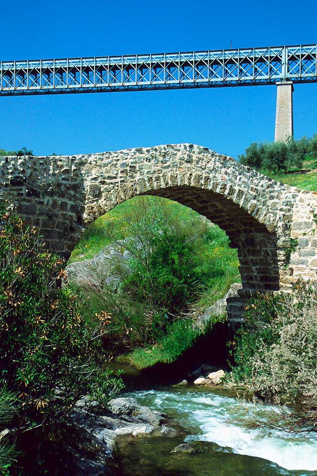 viaducto puente medieval via verde jaen