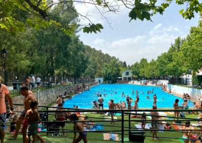 Refréscate en la piscina de Orcera: así es la bañera de los dioses