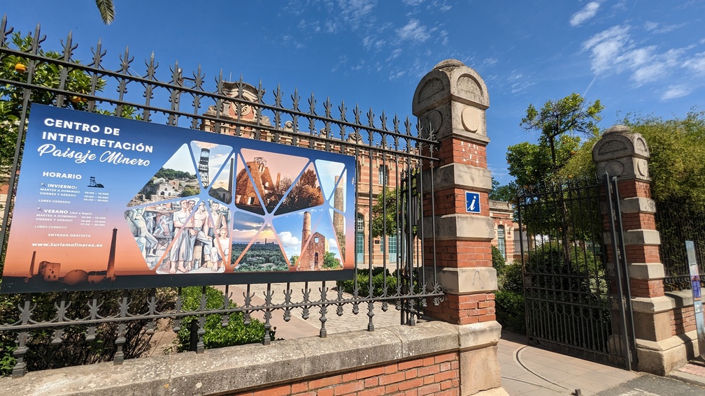 Entrada del centro de interpretación del paisaje minero en Linares