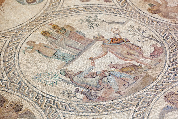 visita la ciudad ibero romana de castulo con niños