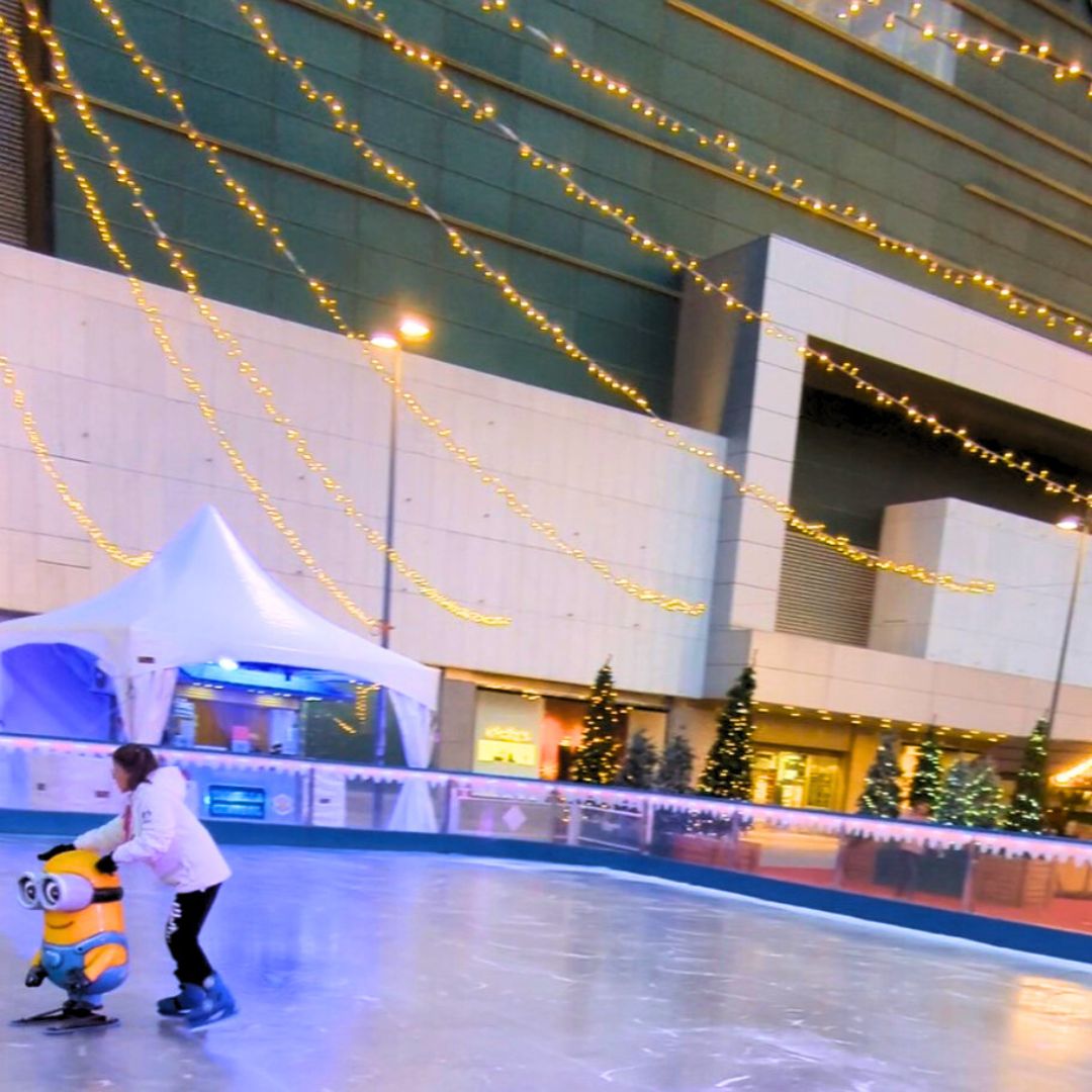 pista hielo azul pista de patinaje hielo azul jaen